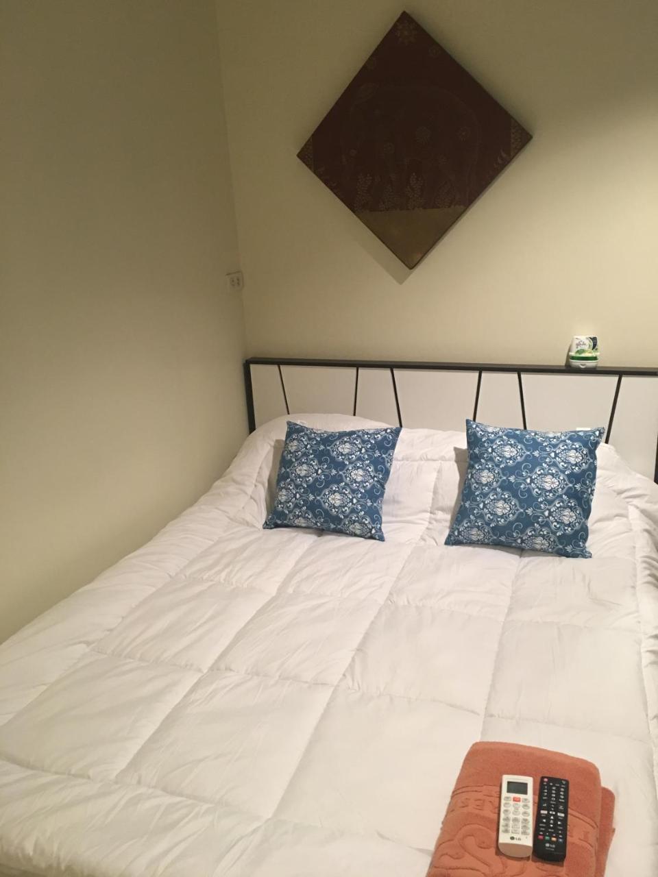 The Baan Nathong Hostel Bangkok Luaran gambar