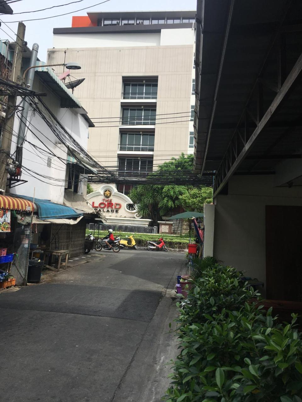 The Baan Nathong Hostel Bangkok Luaran gambar