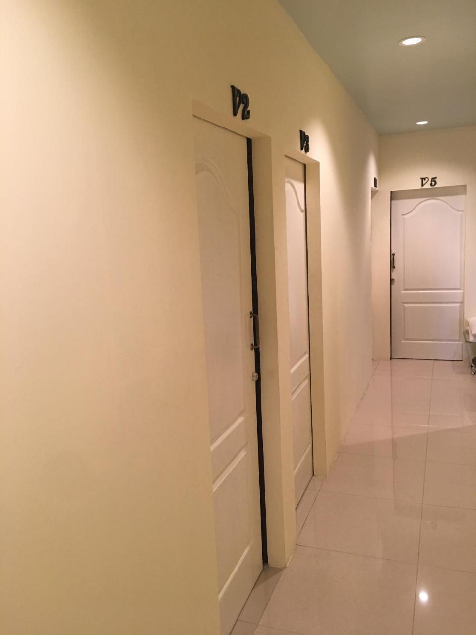 The Baan Nathong Hostel Bangkok Luaran gambar