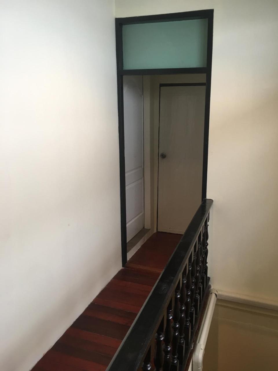The Baan Nathong Hostel Bangkok Luaran gambar