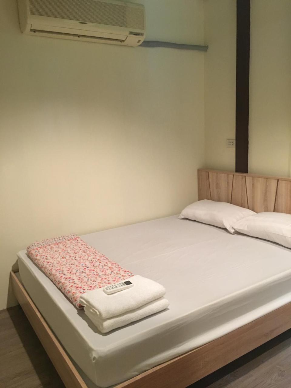 The Baan Nathong Hostel Bangkok Luaran gambar