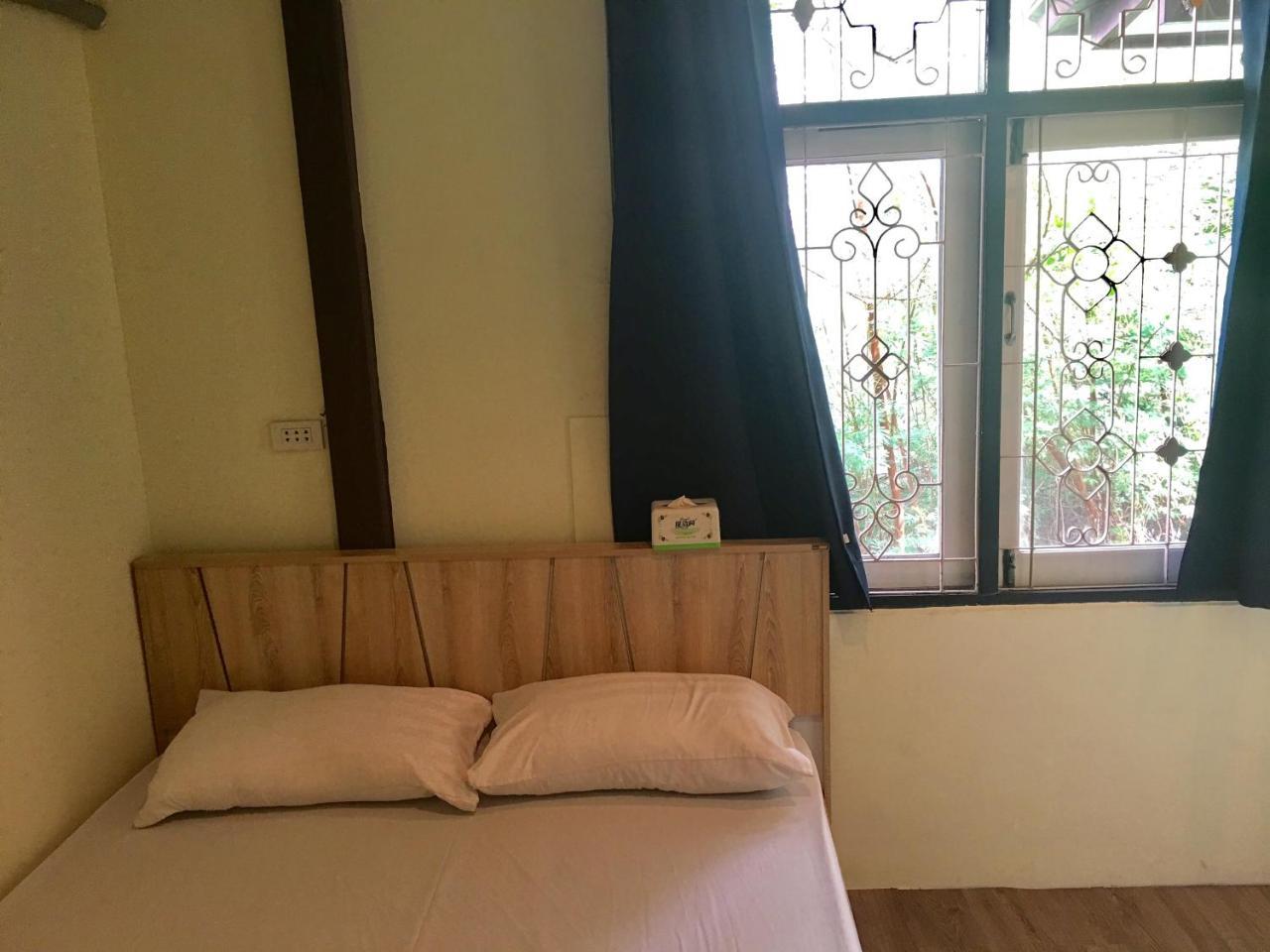 The Baan Nathong Hostel Bangkok Luaran gambar
