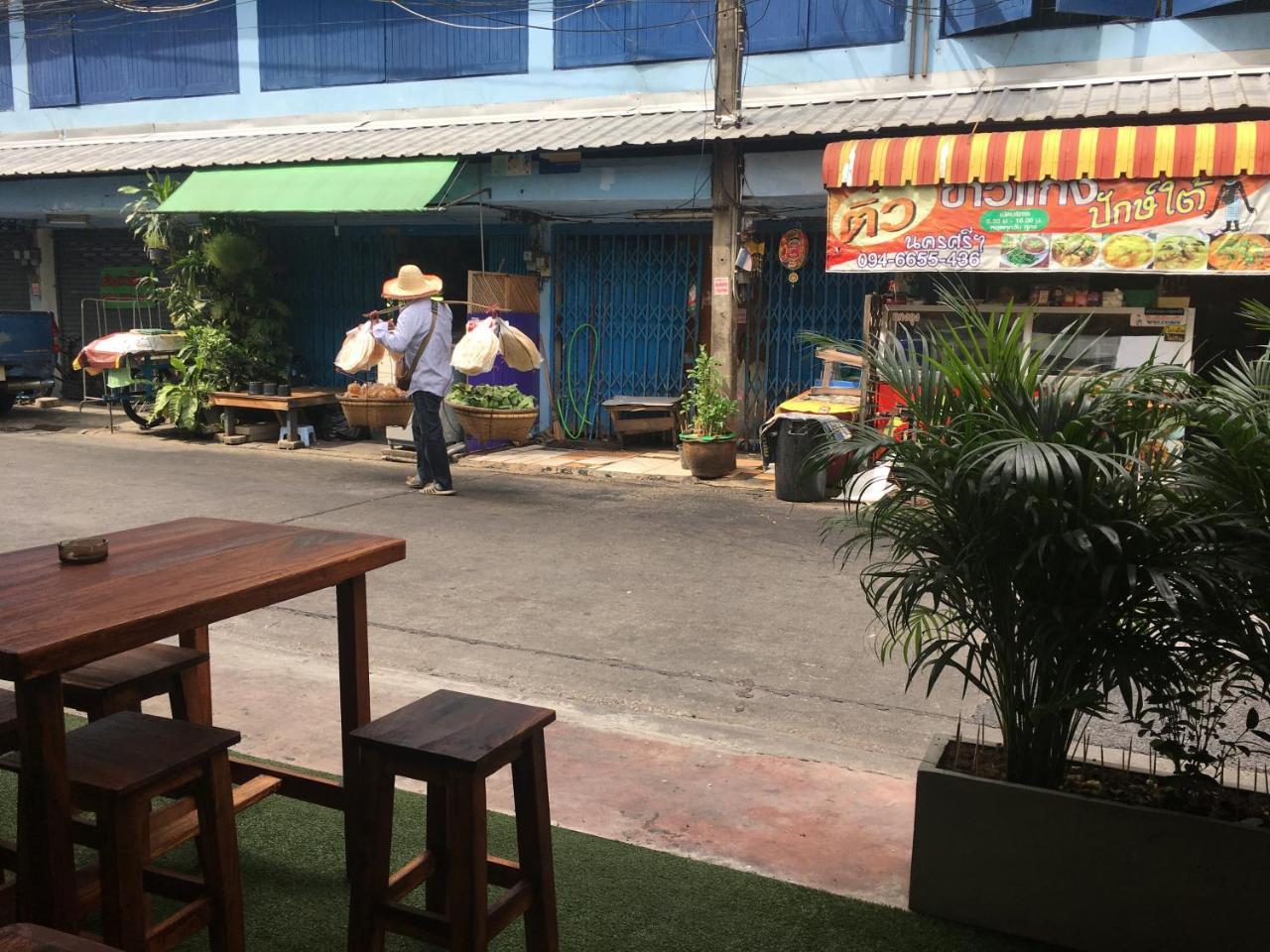 The Baan Nathong Hostel Bangkok Luaran gambar