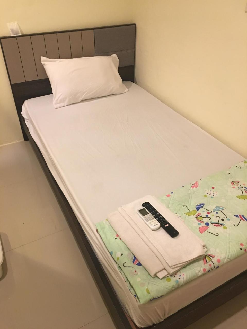The Baan Nathong Hostel Bangkok Luaran gambar